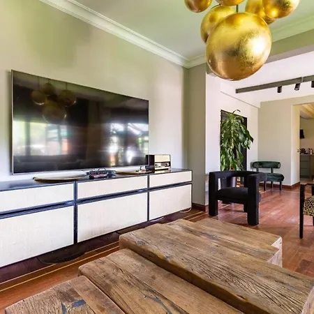 Cool Modern 4bd W Private Garden! #196 اسطنبول