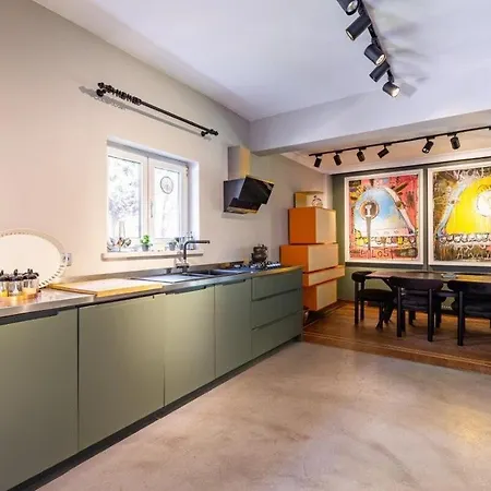 Cool Modern 4bd W Private Garden! #196 اسطنبول