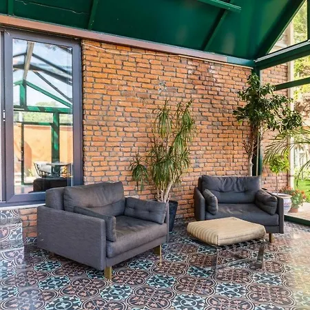 بيت للعطل Cool Modern 4bd W Private Garden! #196