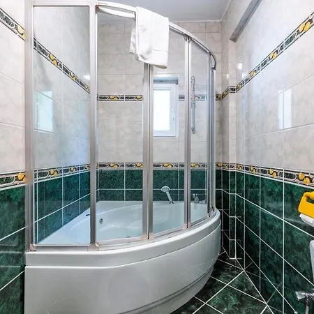 بيت للعطل Cool Modern 4bd W Private Garden! #196