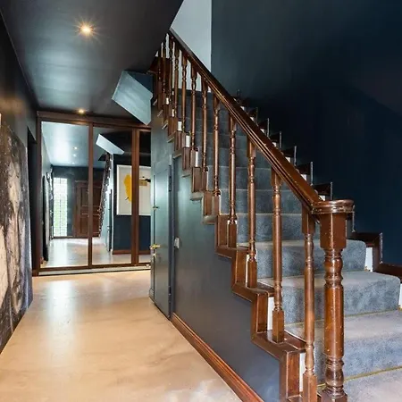 Cool Modern 4bd W Private Garden! #196 * اسطنبول
