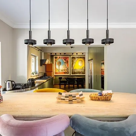 Cool Modern 4bd W Private Garden! #196